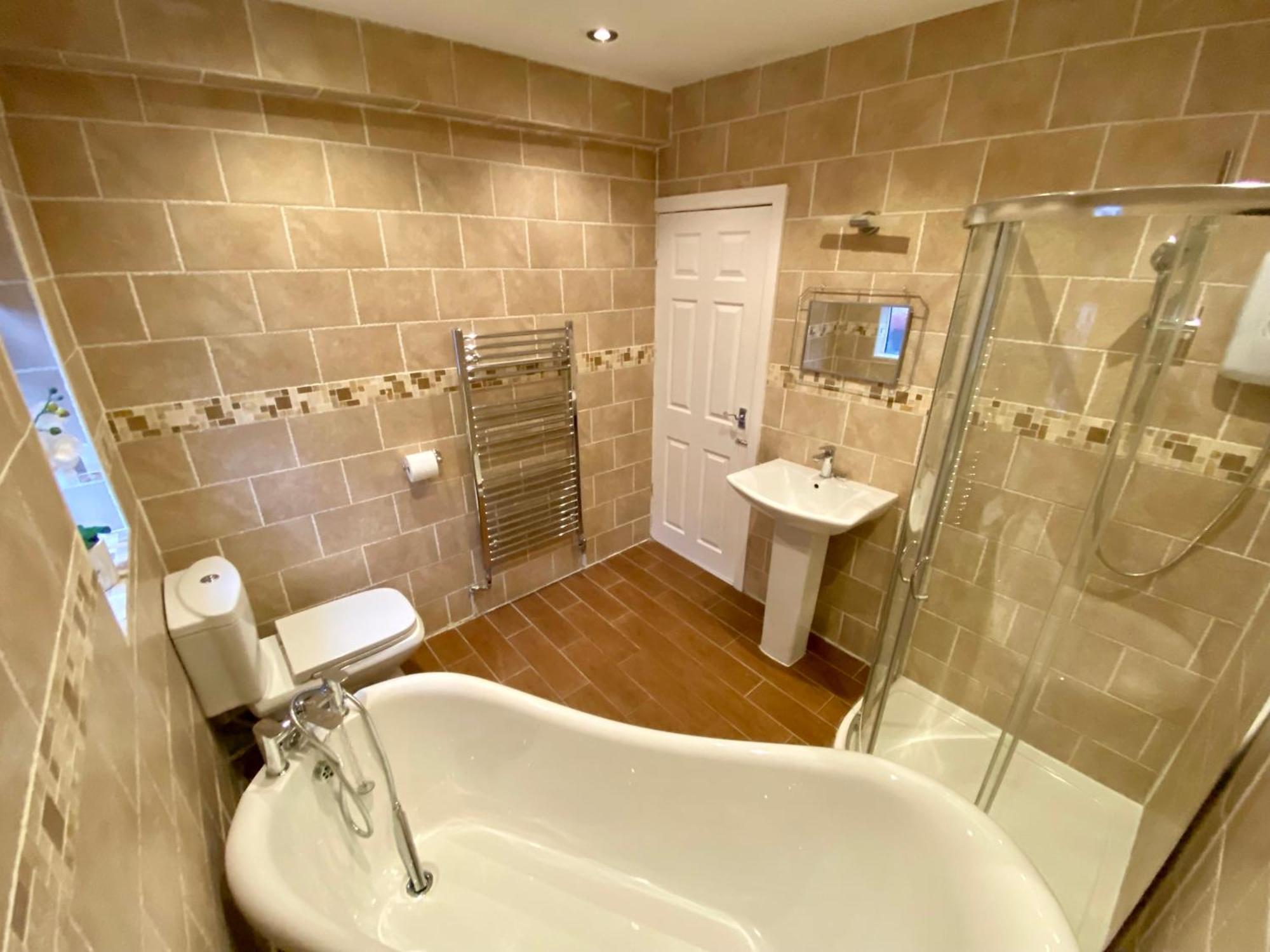 Holiday home Entire Modern House Liverpool, 6 Bedrooms *