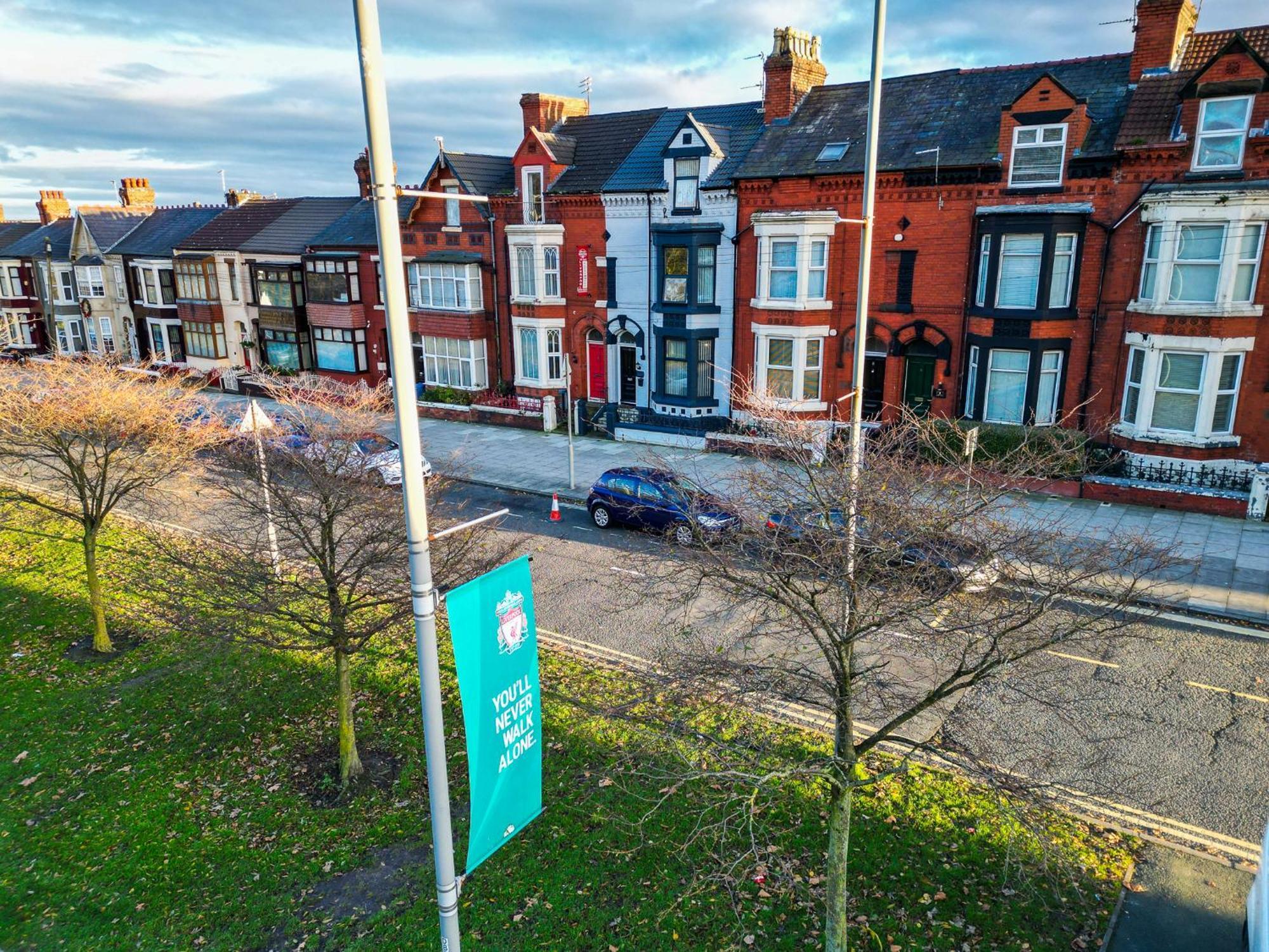 Holiday home Entire Modern House Liverpool, 6 Bedrooms *