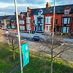 Entire Modern House Liverpool, 6 Bedrooms
