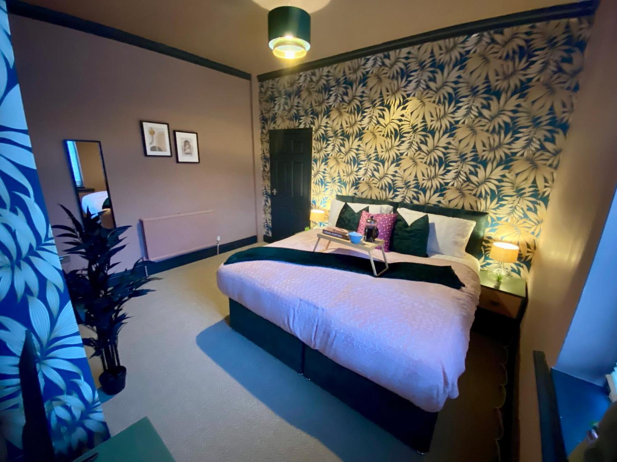 Entire Modern House Liverpool, 6 Bedrooms Liverpool