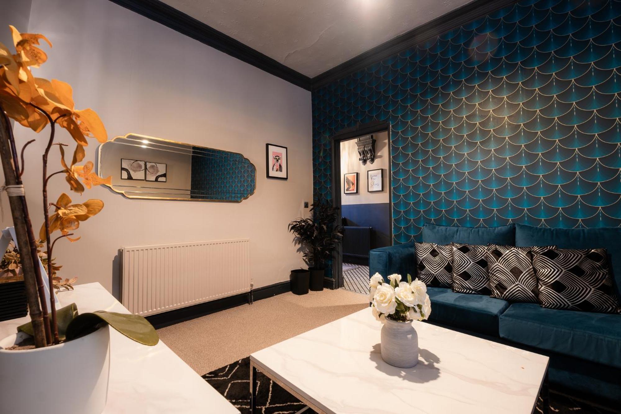 Entire Modern House Liverpool, 6 Bedrooms